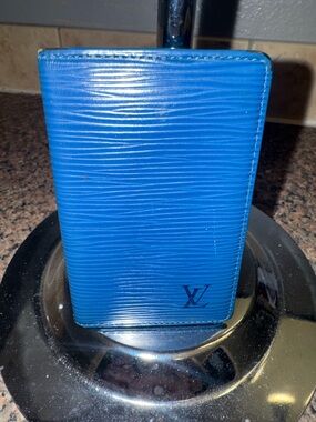 Louis Vuitton Blue Epi Leather card holder